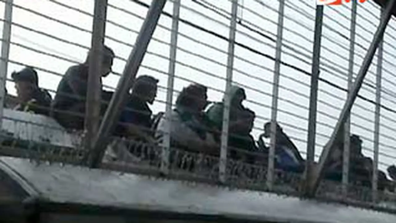 120103bpenumpang-kereta.jpg