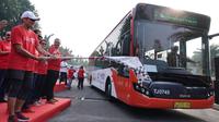 Sebanyak 100 bus dengan tema Wonderful Indonesia bakal menjadi moda pengangkut para atlet di Asian Games 2018. (Twitter/@sandiuno)