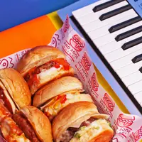 Ara Food merilis varian terbarunya Bad Bone Burger dengan rasa autentik Korea dan Jepang