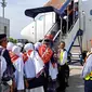 Keberangkatan jemaah calon haji dari Bandara Pekanbaru ke Embarkasi Batam. (Liputan6.com/M Syukur)