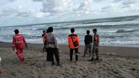 Tujuh bocah tersapu ombak Pantai Suwuk, Kebumen. 5 selamat 2 lainnya dinyatakan hilang. (Foto: Liputan6.com/Polres Kebumen)