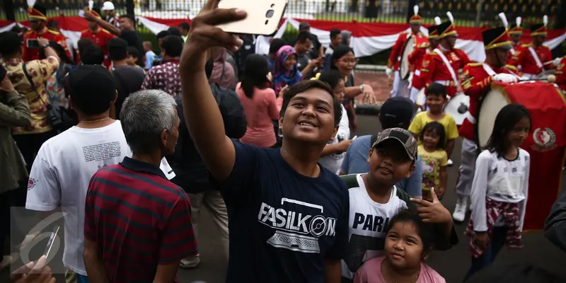 20160828-Wefie Bersama Pasukan Paspampres Penjaga Istana-Jakarta