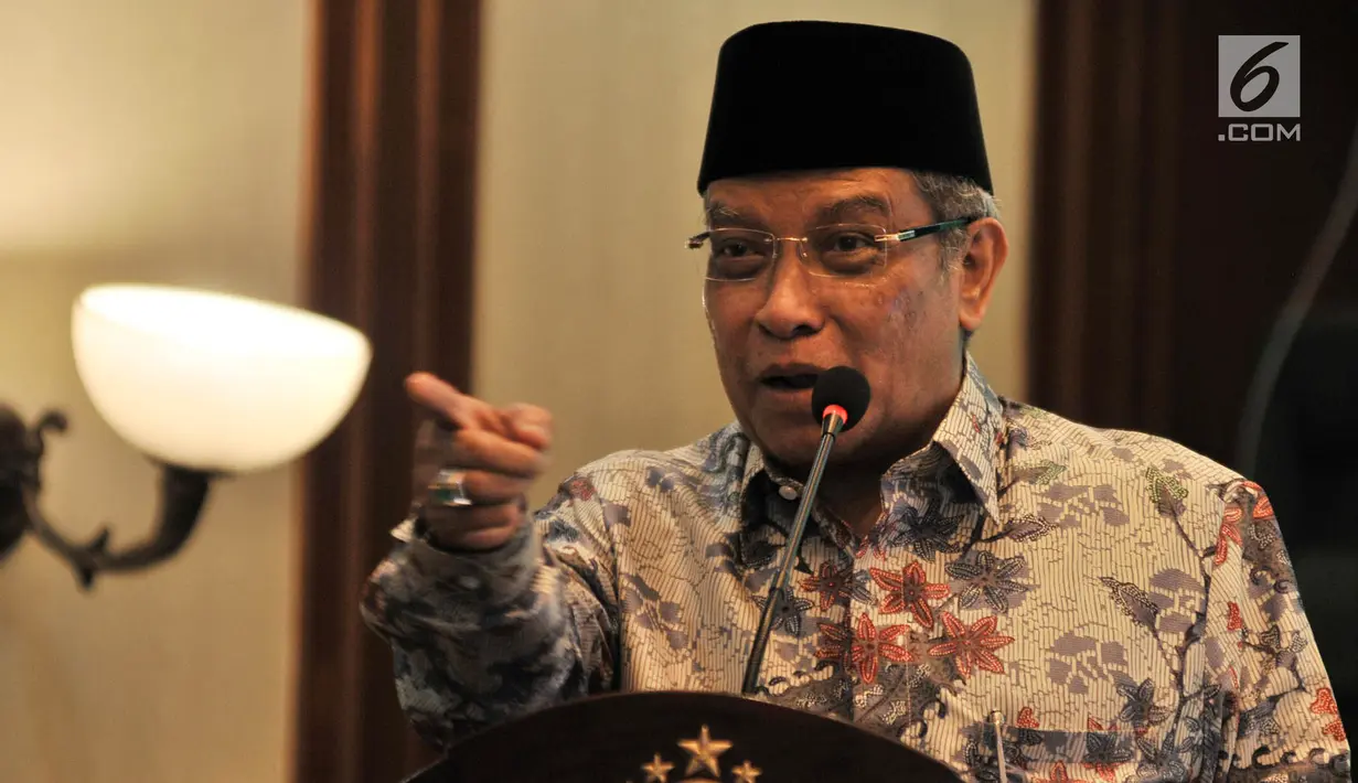 Ketum PBNU Said Aqil Siroj memberikan sambutan saat peluncuran Rumah Pangan Santri di Gedung PBNU, Jakarta, Rabu (3/10). PBNU dan Bulog meluncurkan Rumah Pangan Santri yang dapat diakses melalui aplikasi di ponsel pintar. (Merdeka.com/Iqbal S. Nugroho)