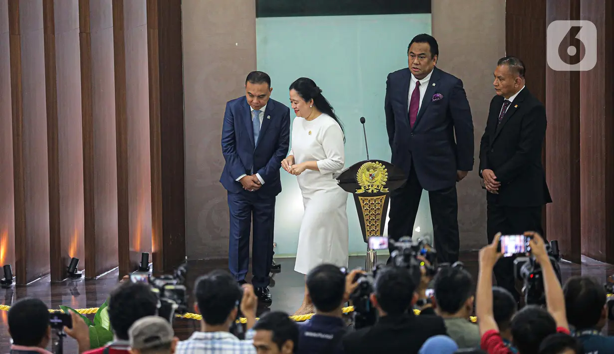 Agus Subiyanto dilantik menjadi Kepala Staf Angkatan Darat (KSAD) di Istana Negara Jakarta, Rabu 25 Oktober 2023. Agus menggantikan Jenderal Dudung Abdurachman yang memasuki masa pensiun pada November 2023. (Liputan6.com/Faizal Fanani)
