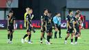 Pemain Dewa United tertunduk lesu setelah ditahan imbang Phnom Penh Crown pada laga matchday pertama grup E AFC Challenge League di Indomilk Arena, Tangerang, Minggu (26/10/2025). (Bola.com/M Iqbal Ichsan)