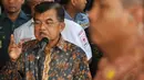 Ketua PMI Jusuf Kalla saat acara penandatangan MoU di GOR Ahmad Yani Mabes TNI Cilangkap Jakarta, Kamis (11/12/2014). (Liputan6.com/Miftahul Hayat)