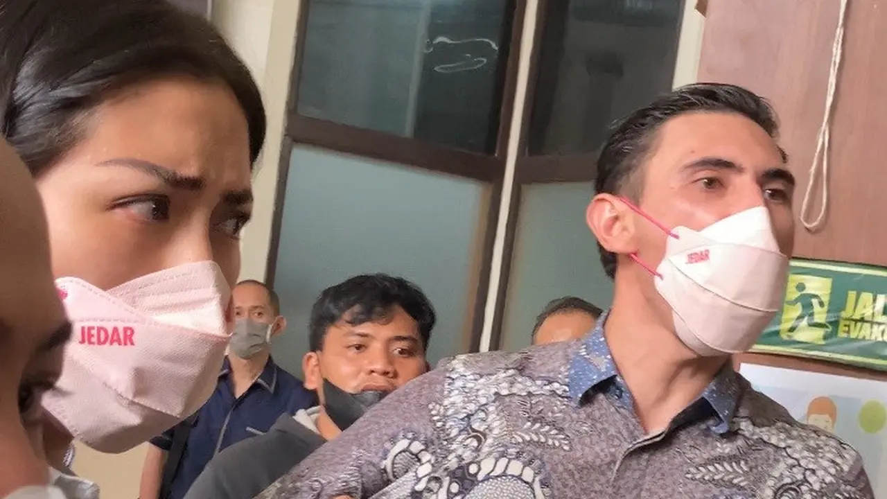 Jessica Iskandar dan Vincent Verhaag di Pengadilan Negeri Jakarta Selatan