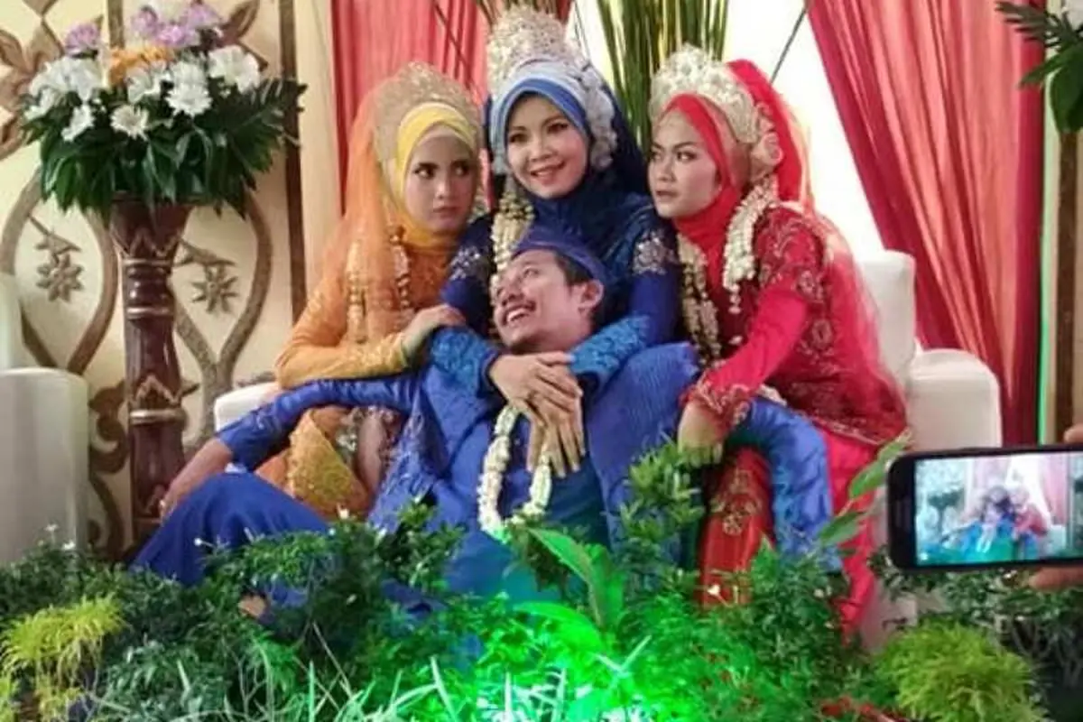 Heboh Pria Menikah dengan 3 Wanita Sekaligus, Ini Faktanya