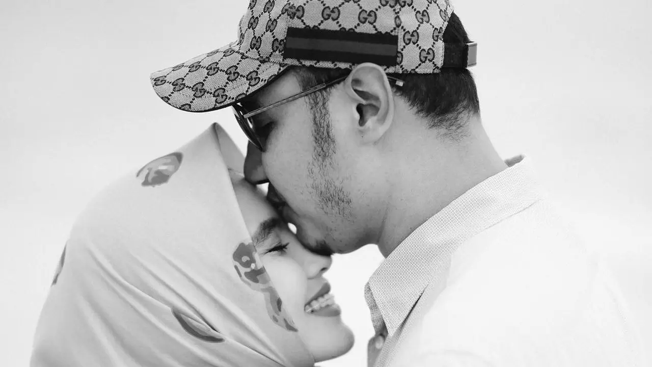 Kartika Putri dan Habib Usman bin Yahya (Instagram/kartikaputriworld)