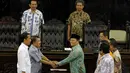 Jokowi-JK saat mempraktekkan sendiri prosesi yang harus mereka jalani saat pelantikan di gedung MPR/DPR, Jakarta, (19/10/14). (Liputan6.com/Johan Tallo)