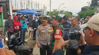 Bikin Resah, Juru Parkir Liar Getok Tarif Fantastis saat Laga Piala Presiden 2025 di Bandung
