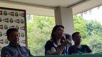 Kepala Bidang Pembinaan dan Prestasi PP PBSI, Susy Susanti, menilai target satu gelar yang dibebani di All England 2018 sudah realistis mengingat ketatnya persaingan bulutangkis saat ini. (Bola.com/Zulfirdaus Harahap)