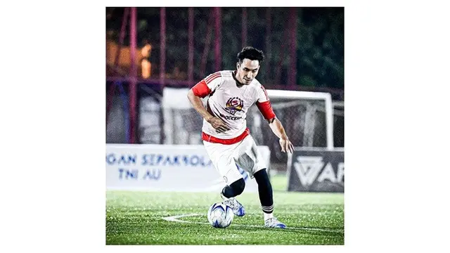 Bak Atlet Profesional, Ini Potret 7 Artis saat Bertanding Sepak Bola