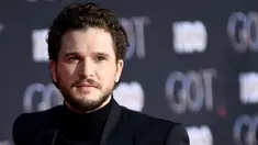 Ketampanan Kit Harington dengan rambut cepak di red karpet premiere serial Game of Thrones season 8 (sumber: Liputan6.com/IG/kitharingtonig)