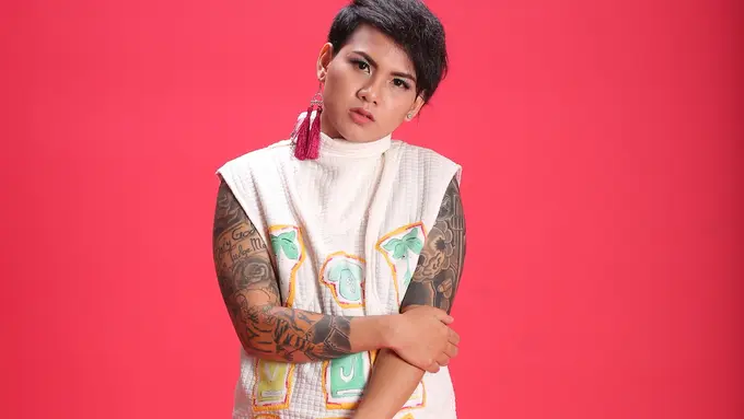 [Bintang] Evelyn Suarakan Move On Lewat Lagu Tentang Kita