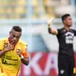 Sriwijaya FC berhadapan dengan Gresik United di laga lanjutan Grup A Piala Jenderal Sudirman di Stadion Kanjuruhan, Malang.