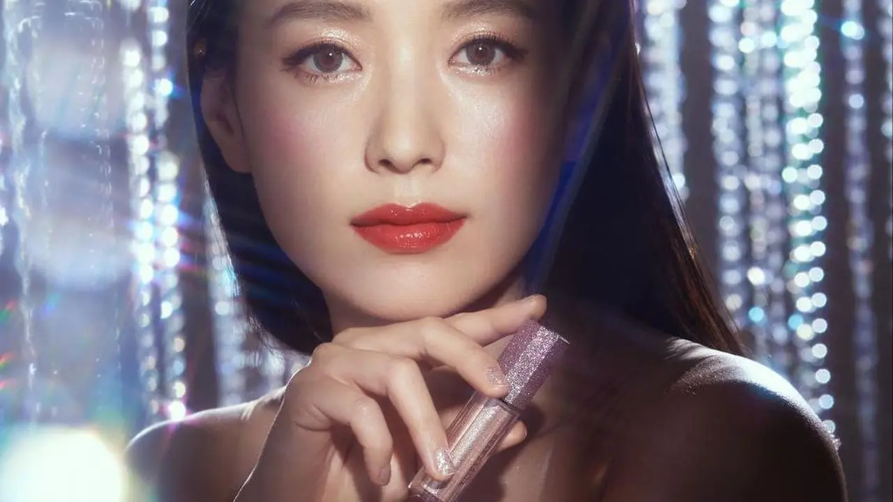 Han Hyo Joo untuk Dear Dahlia. (Instagram/ hanhyojoo222)