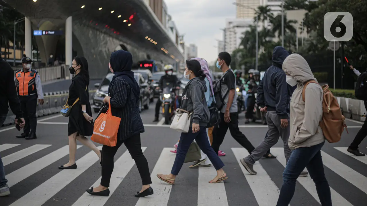 Pecabutan PPKM untuk Genjot Ekonomi 2023