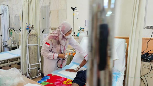 Kasus pneumonia pada jemaah Indonesia melonjak pasca-puncak haji di Armuzna. Penyakit radang paru ini juga turut berkontribusi pada peningkatan kasus kematian jemaah. (FOTO: MCH PPIH ARAB SAUDI)