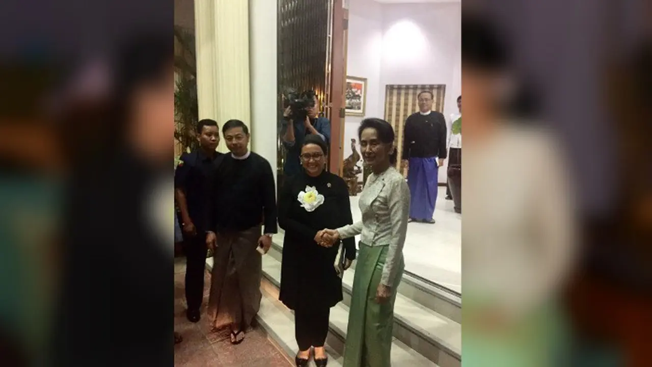 Menlu Retno dan State Counsellor Myanmar Aung San Suu Kyi