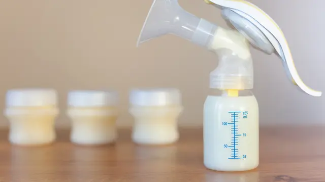 Belum Bisa Menyusui Buah Hatinya, Ibu Ini Donorkan 55 Liter ASI