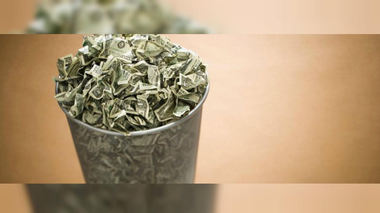 6 Cara Aneh Milyarder Menghamburkan Uang Mereka 