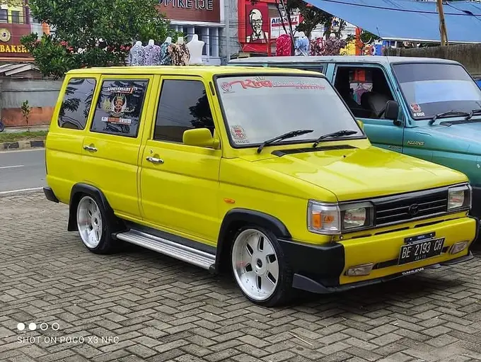 Modifikasi Toyota Kijang Lawas (Instagram/@pesonakijang.id)
