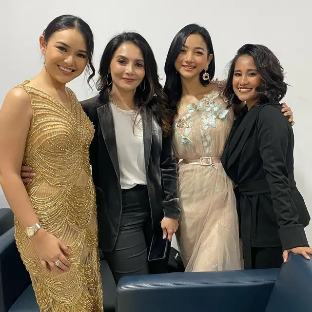 Borong Penghargaan, Ini 6 Potret Pemain Ikatan Cinta di Indonesian Drama Series Awards