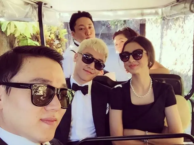 Raline Shah mengunggah foto dirinya bersama Seungri BigBang