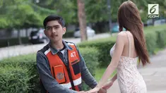 Seorang model cantik dan seksi ini jatuh cinta dan memilih setia dengan pacarnya yang berprofesi sebagai tukang ojek di Thailand.