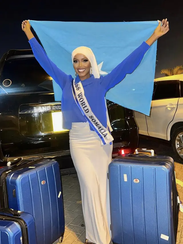 Khadija Omar, Perempuan Hijab Pertama yang Masuk ke 13 Besar Miss World/Instagram/khadija.omarr