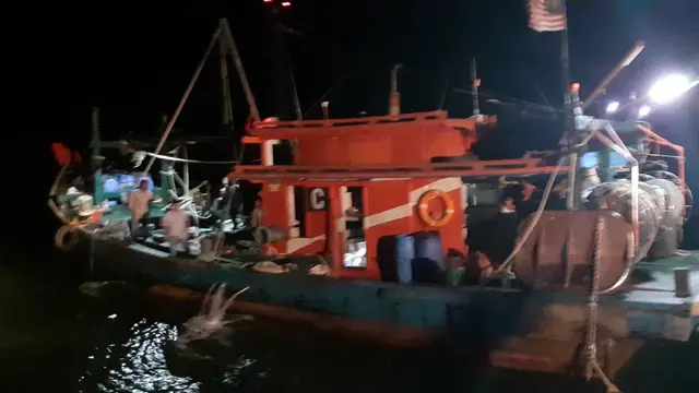 Kementerian Kelautan dan Perikanan (KKP) berhasil menghentikan aksi satu kapal asing pencuri ikan berbendera Malaysia di Selat Malaka