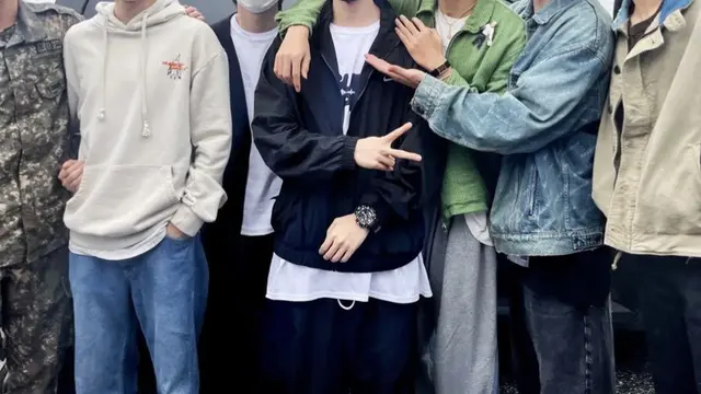 Antar JHope wamil, begini tampilan member BTS lainnya. credit: Instagram @jin