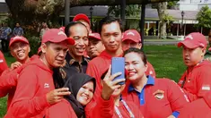 Presiden Joko Widodo melepas kontingen Indonesia untuk Asian Para Games 2018. Acara pelepasan digelar di halaman tengah Istana Merdeka pada Selasa, 2 Oktober 2018. (Kris - Biro Pers Setpres)