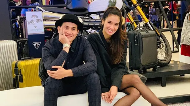 Disebut Netizen jadi Budak Cinta, Ini 7 Potret Mesra Vino G Bastian dan Marsha Timothy