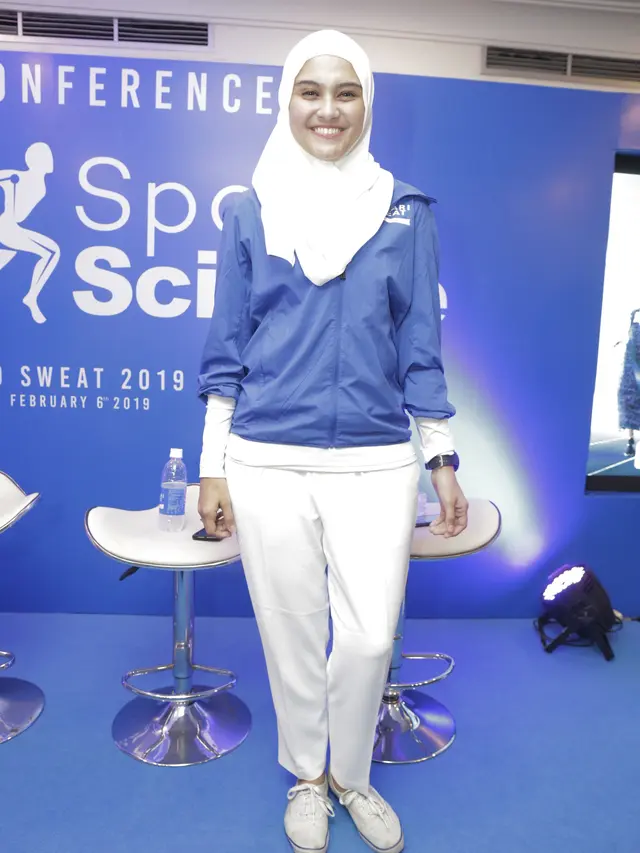 [Fimela] Zee Zee Shahab