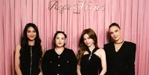 Yeji ITZY, Luna Maya, Mikha Tambayong, dan Chelsea Islan tampil bak bestie dalam serba hitam. Ke empatnya hadir untuk pembukaan butik Roger Vivier di Plaza Indonesia [dok Roger Vivier]