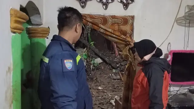 Longsor akibat hujan deras di Desa Bojonggenteng, Kecamatan Bojonggenteng, Kabupaten Sukabumi. (Liputan6.com/Istimewa).