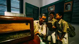 Kunjung ke museum tersebut dilakukan untuk napak tilas peristiwa Sumpah Pemuda yang pada 27-28 Oktober 1928, Jakarta, Rabu (29/10/2014). (Liputan6.com/Faizal Fanani)