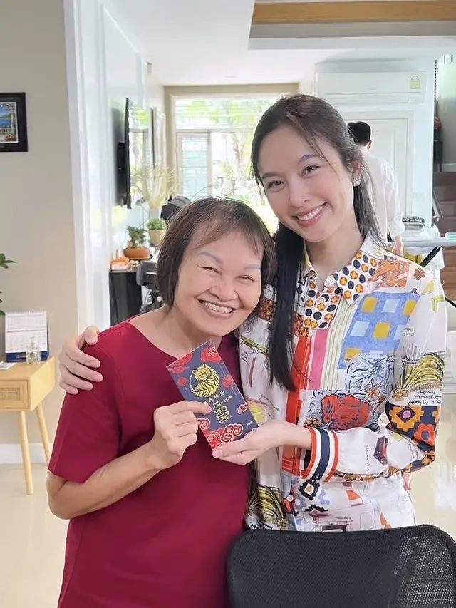 Tampilan Transgender Tercantik, Nong Poy Rayakan Imlek. dok. [@poydtreechada]