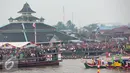 Suasana kemeriahan Karnaval Air di Sungai Kapuas , Kalimantan Barat, Sabtu (22/8/2015). Rencananya sungai Kapuas akan menjadi kawasan waterfront City di Indonesia. (Liputan6.com/Faizal Fanani)