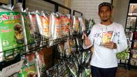 Kristiawan, pelaku usaha keripik buah di Kota Malang (Liputan6.com/Zainul Arifin)
