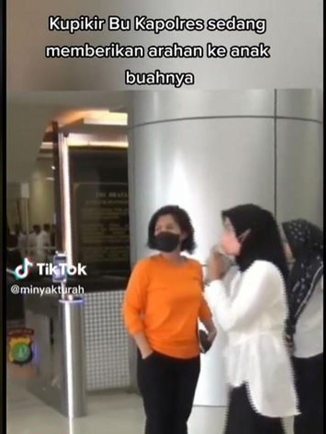 Gaya Tersangka Kasus Penipuan Natalia Rusli Saat Dirilis Polisi, Bajunya Tak Ada Tulisan Tahanan,Tanpa Borgol dan Bawa Kertas