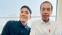 Desta dan Presiden Jokowi saat menjajal LRT Jabodebek. (Instagram @desta80s)