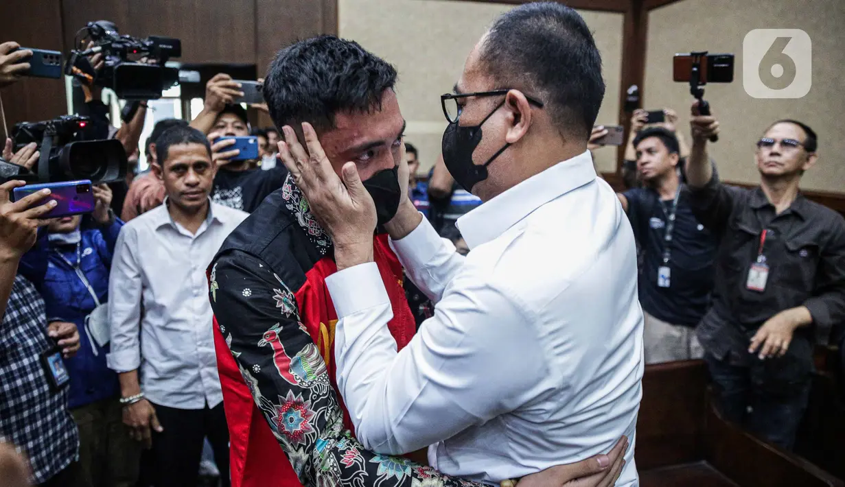Diantara yang dihadirkan adalah Mario Dandy Satriyo. (Liputan6.com/Faizal Fanani)