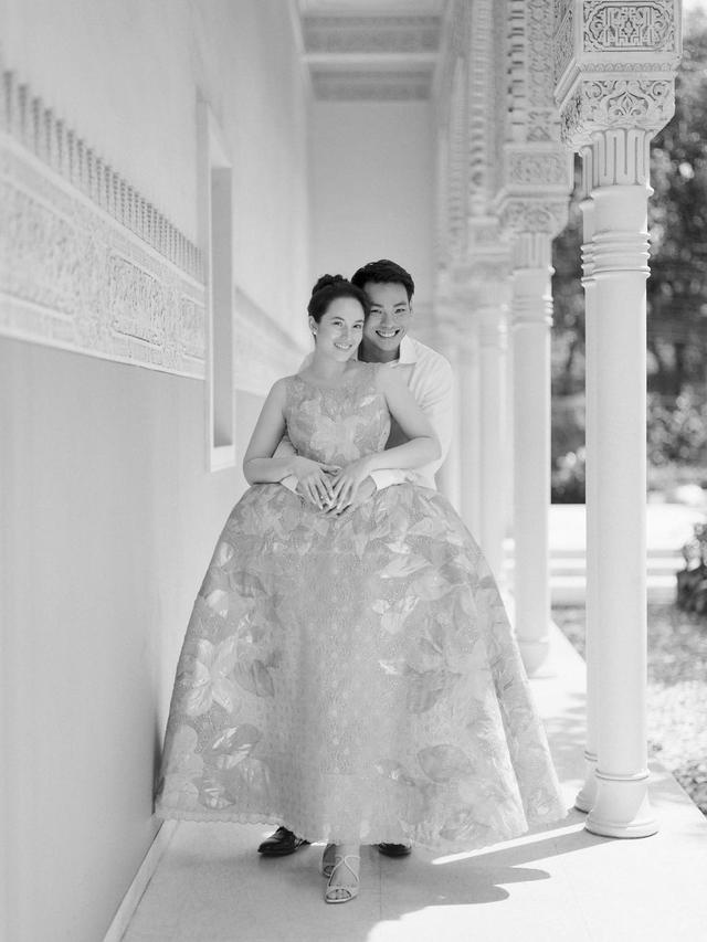 Ini 7 Potret Prewedding Monokrom Chelsea Islan dan Rob Clinton