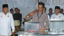 Suasana Akrab Jokowi dan Prabowo di KPU