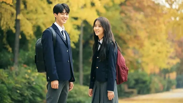 Tayang di Netflix, Ini 6 Potret Kim So Hyun Si Pemeran Utama di Drama Love Alarm