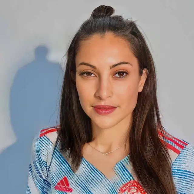 6 Editan Foto Pemain Manchester United Jika Berparas Perempuan Ini Bikin Ketawa Geli