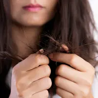 Ilustrasi cara memperbaiki rambut rusak. (c) spukkato/Depositphotos.com